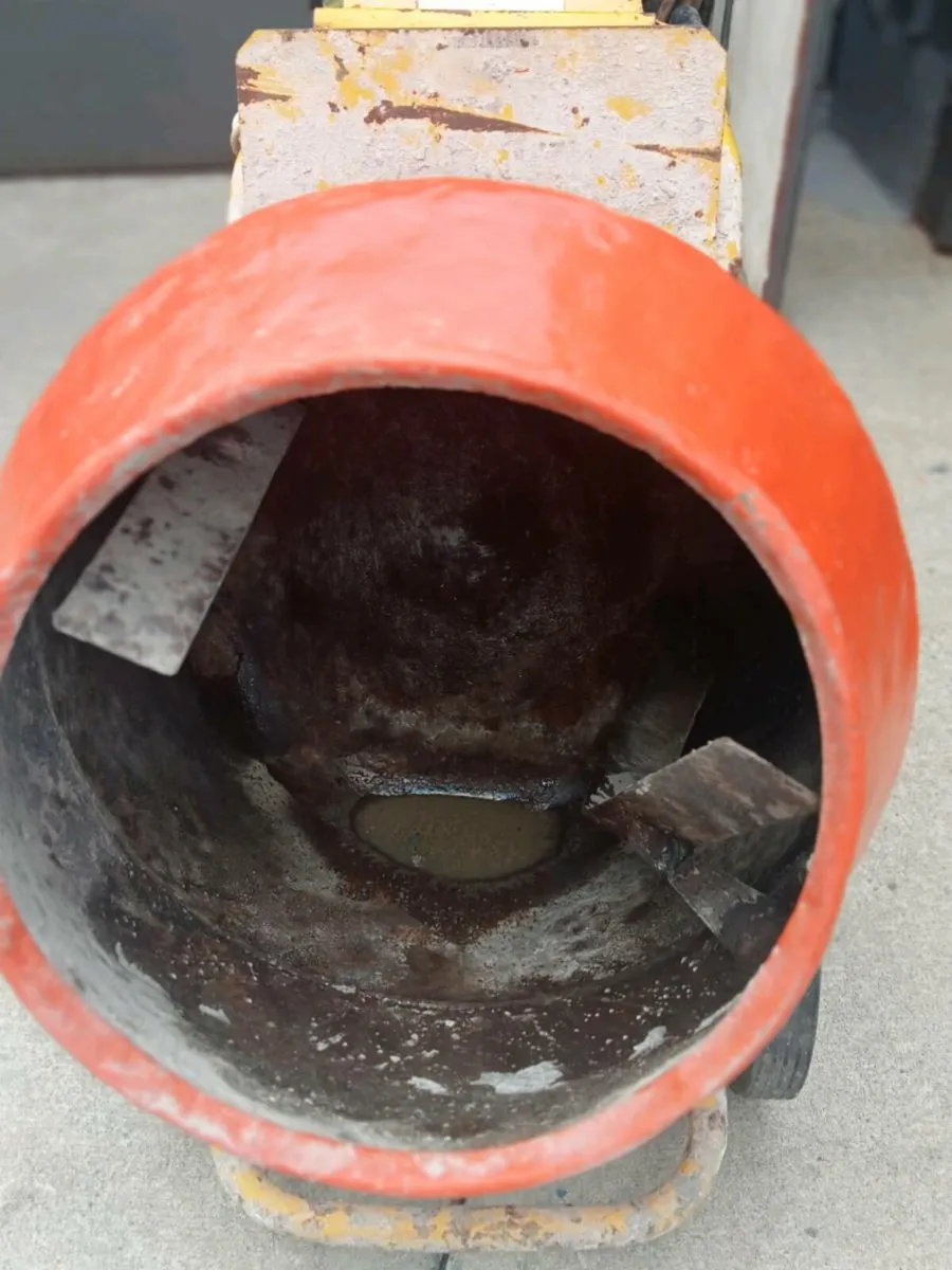 Cement mixer