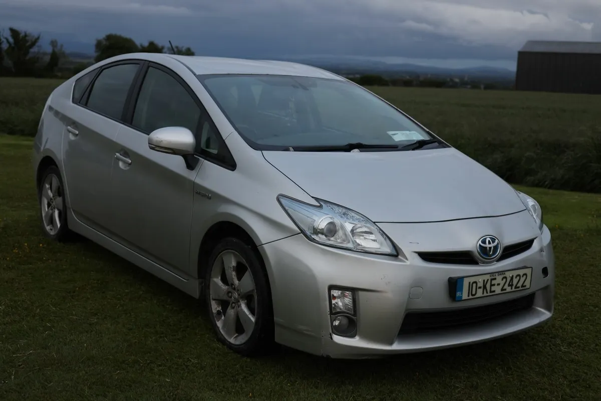 Toyota Prius 2010 - Image 2