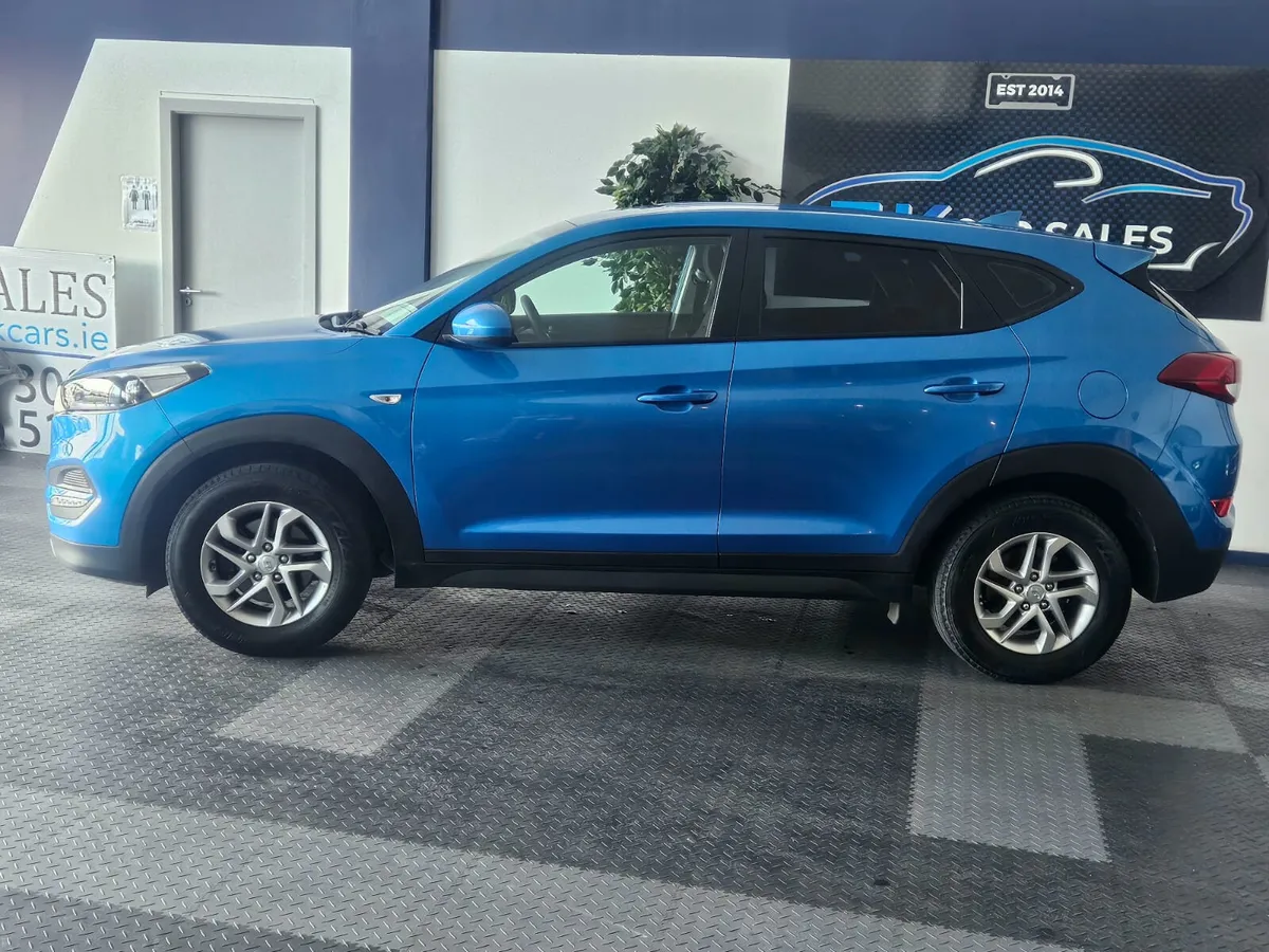 18 HYUNDAI TUCSON - Image 4