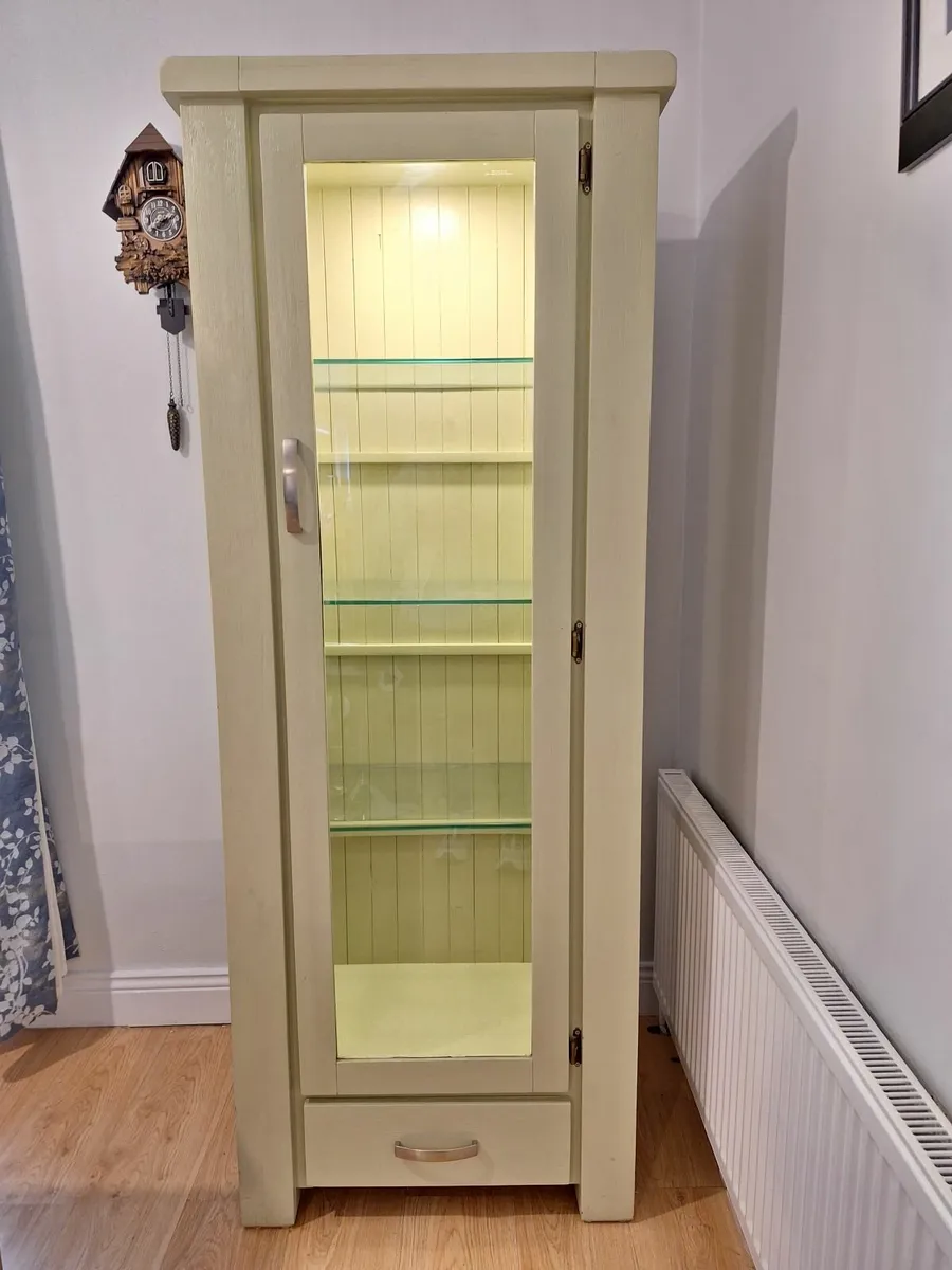 Cabinet - Image 1