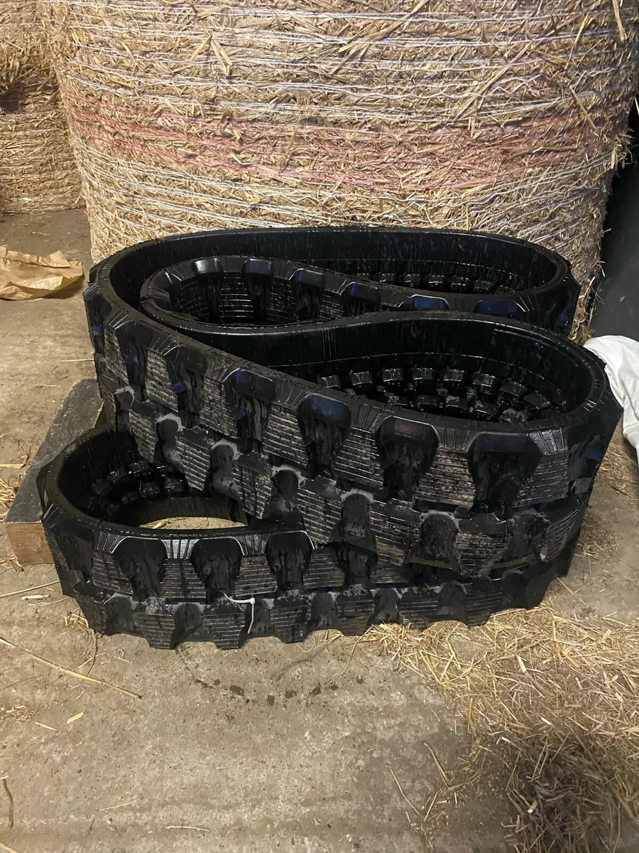 Kubota kx 105-4 rubber tracks - Image 1