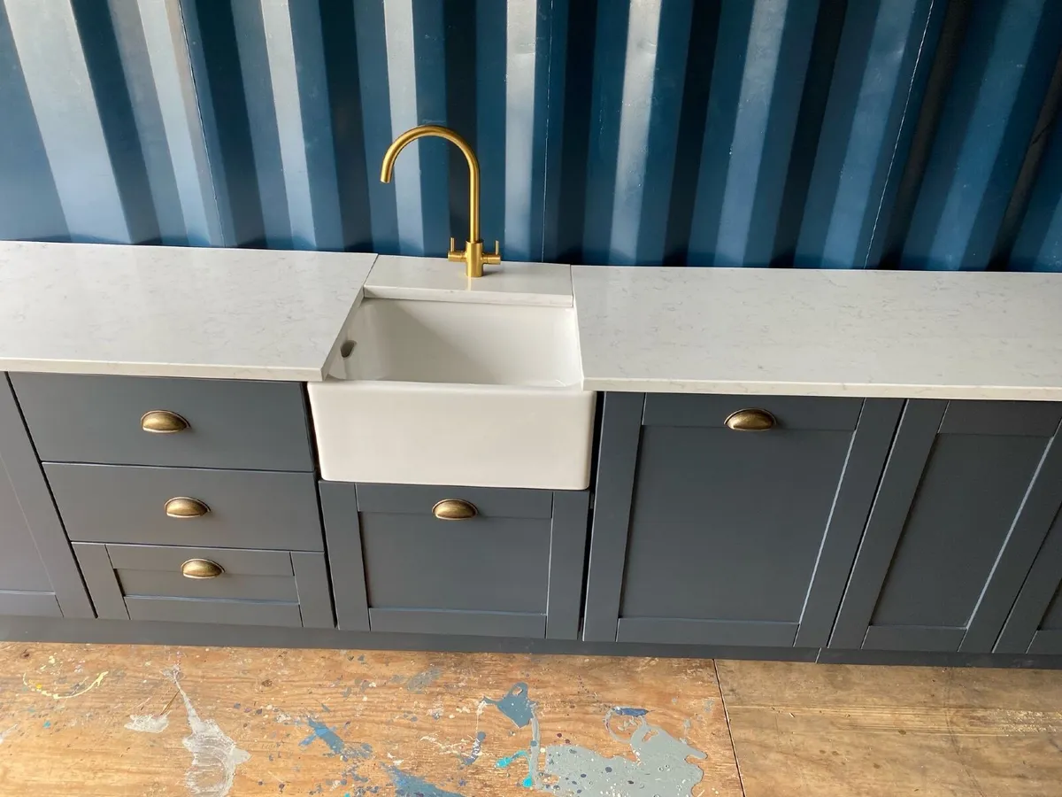 Farrow & ball railngs free standing kitchen - Image 2