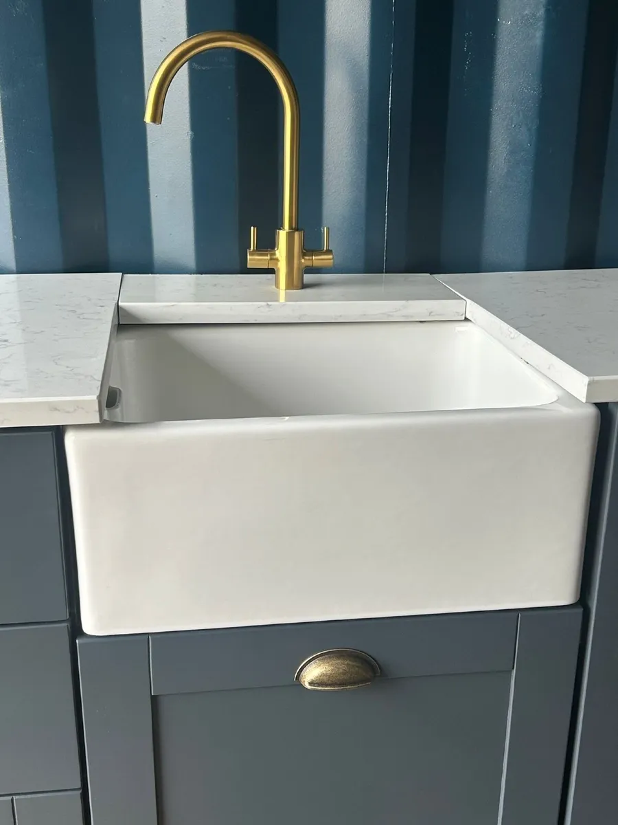 Farrow & ball railngs free standing kitchen - Image 3