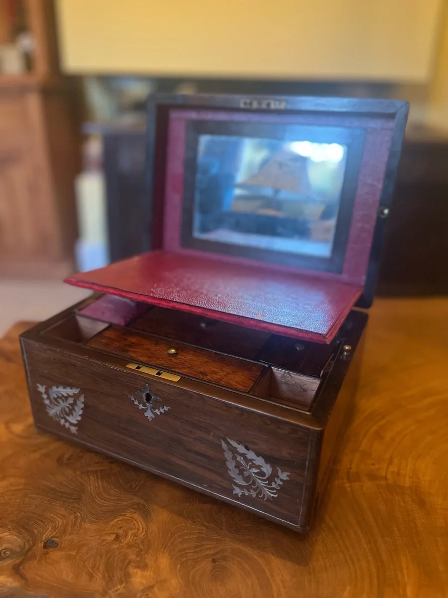 Victorian Mother of Pearl Inlaid Jewellery Box - Image 2