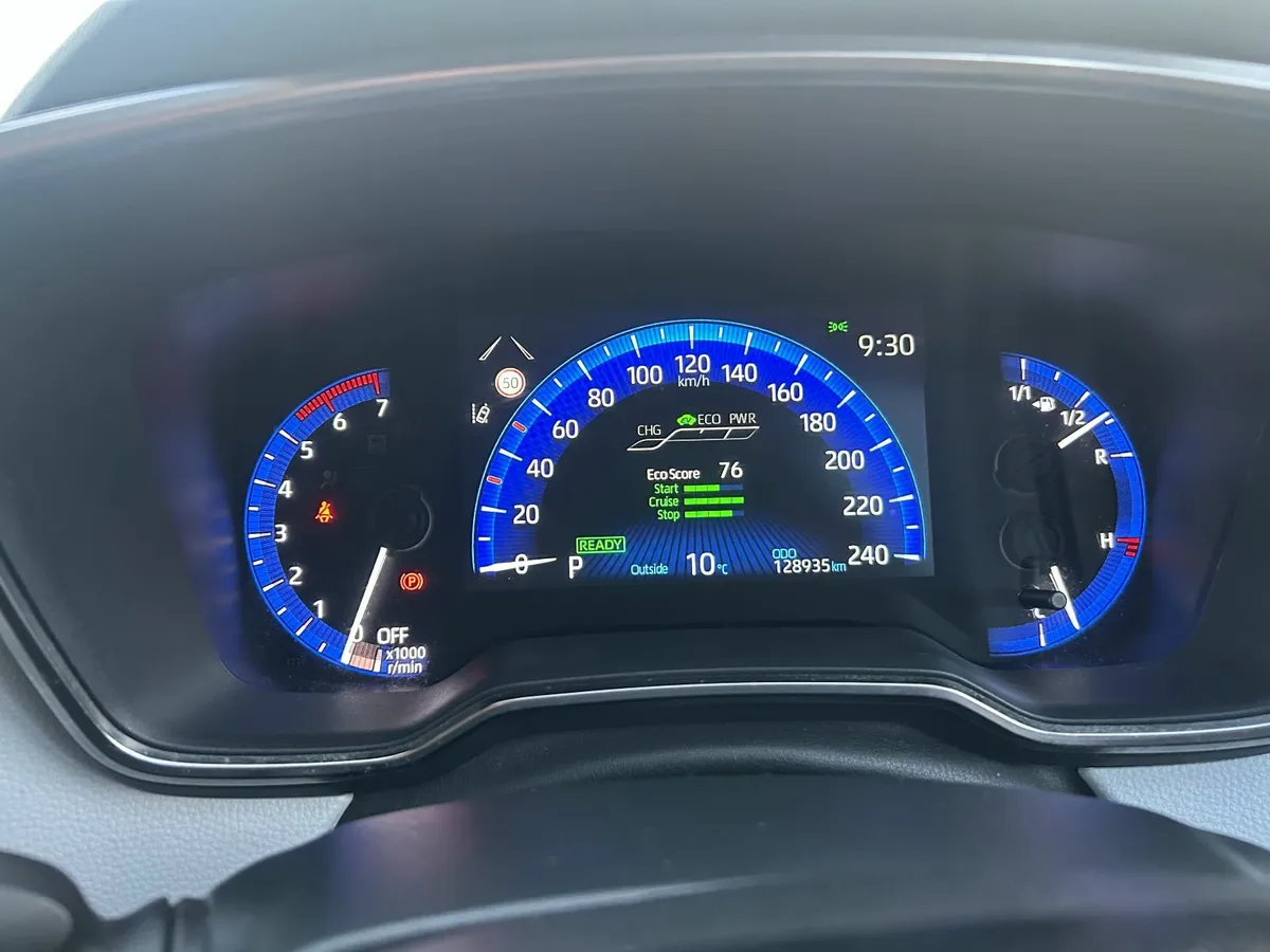 Toyota Corolla Hybrid SOL T/S - Image 4