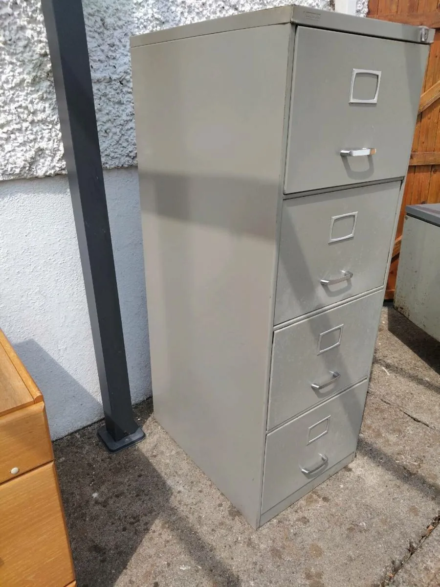 Vintage Metal  Filing cabinet - Image 3