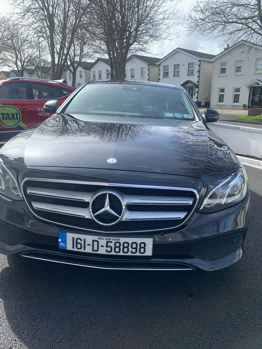 Mercedes E220 Premium plus - Image 2