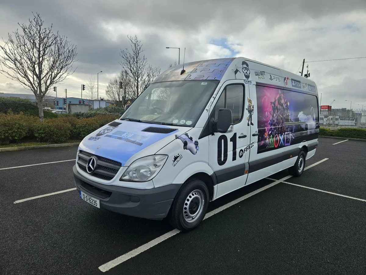 Gaming van to sell or lease - Image 3