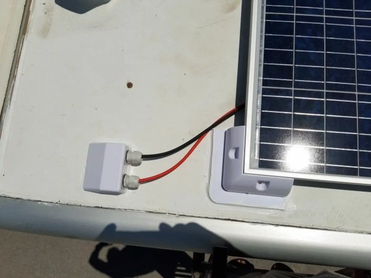 Brackets for boat or barge solar panels - Image 4
