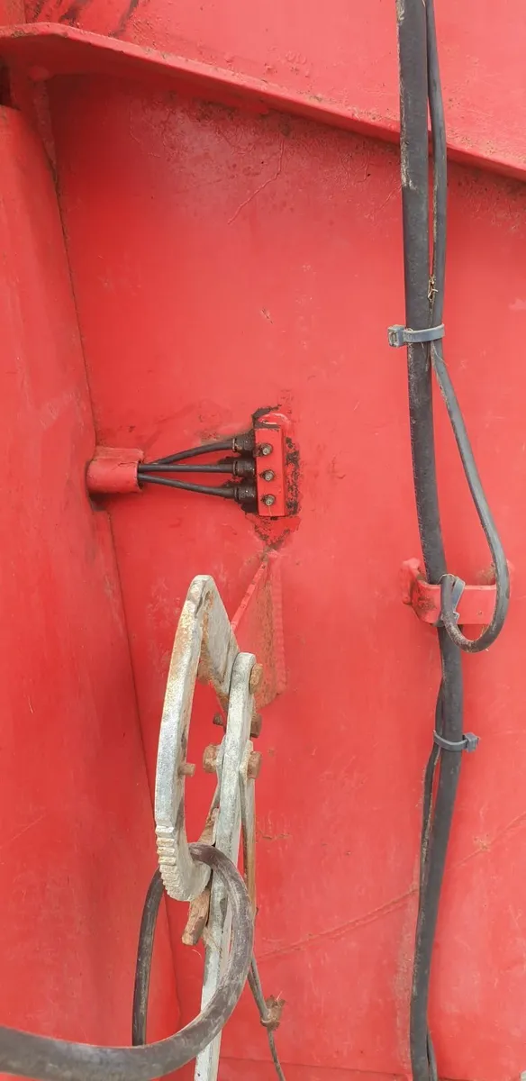 Hi Spec Manure spreader - Image 1