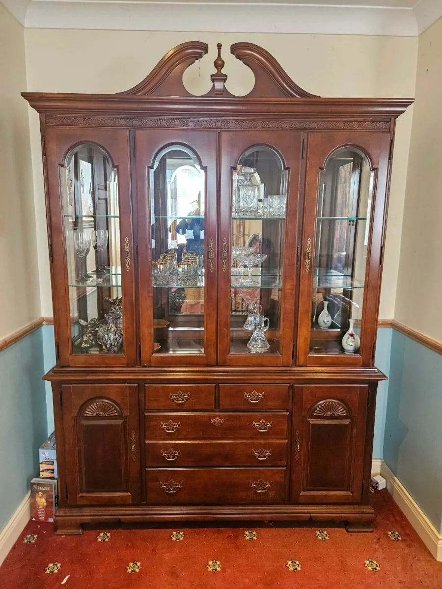 Display Cabinet - Image 1