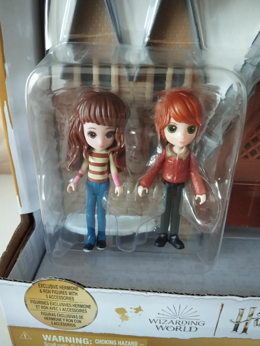 HP Ron and Hermione Three broomsticks playset - Image 2