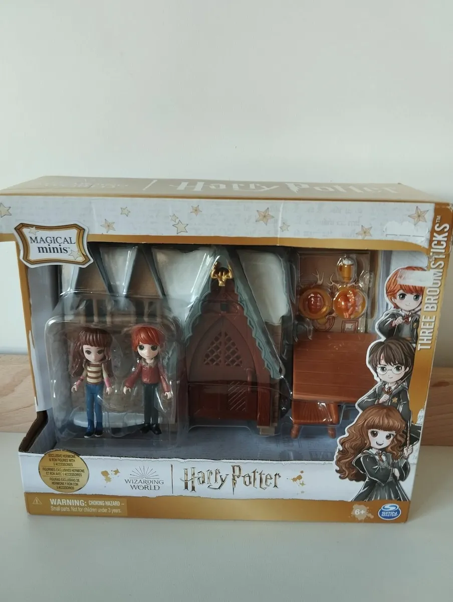 HP Ron and Hermione Three broomsticks playset - Image 1