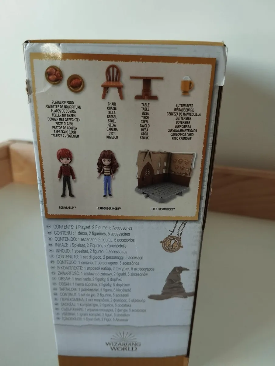 HP Ron and Hermione Three broomsticks playset - Image 3