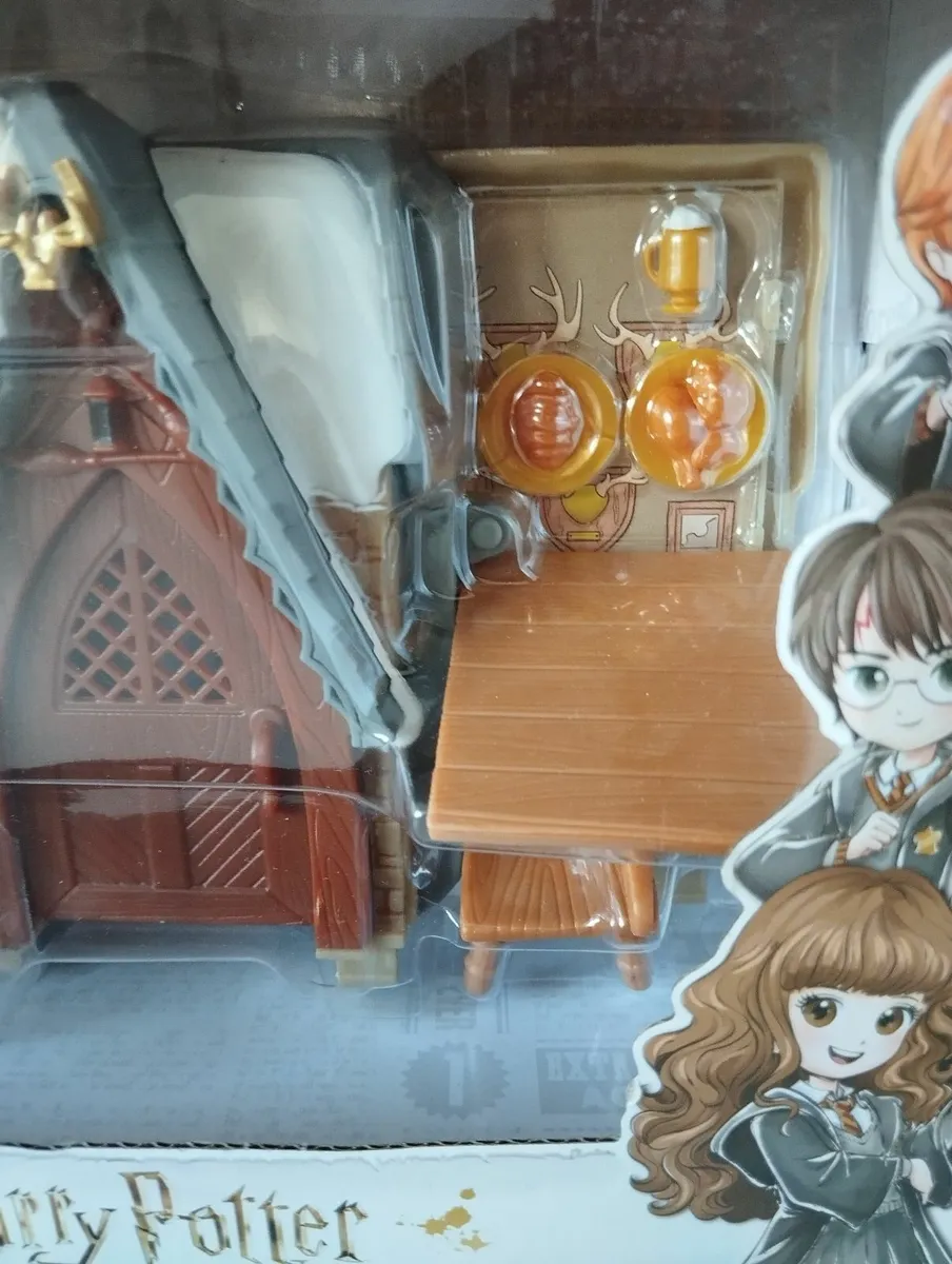 HP Ron and Hermione Three broomsticks playset - Image 4