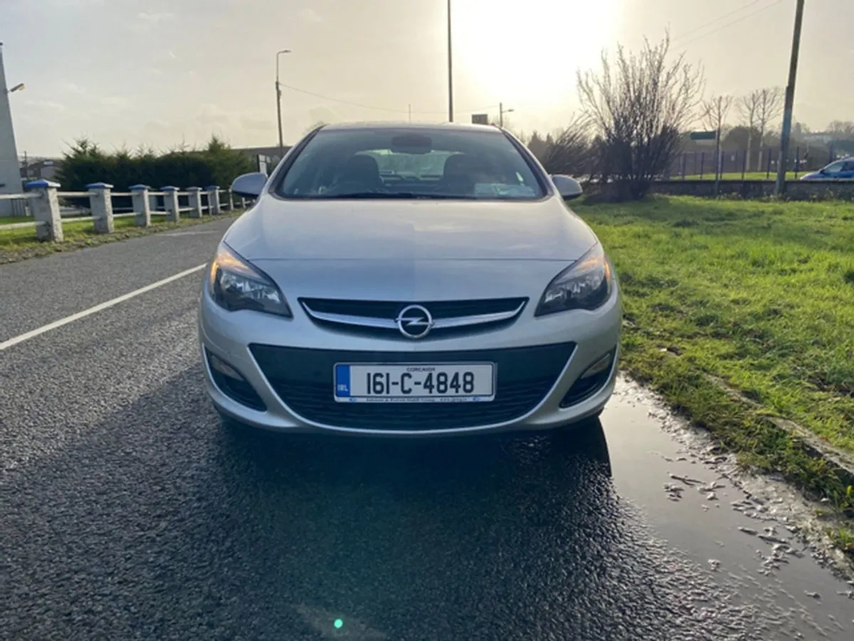 Opel Astra Saloon 1.4 I 4DR - Image 2