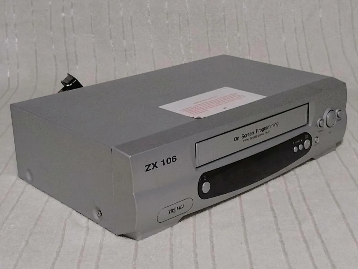 VCR ZX 106 in excellent condition - Image 1