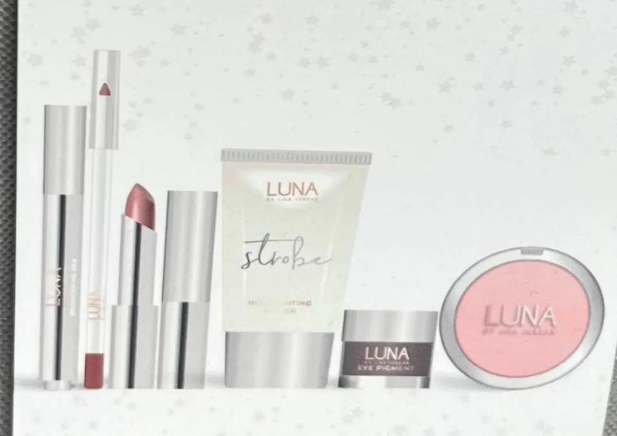 Frosted Vanity by Luna by Lisa - Image 3