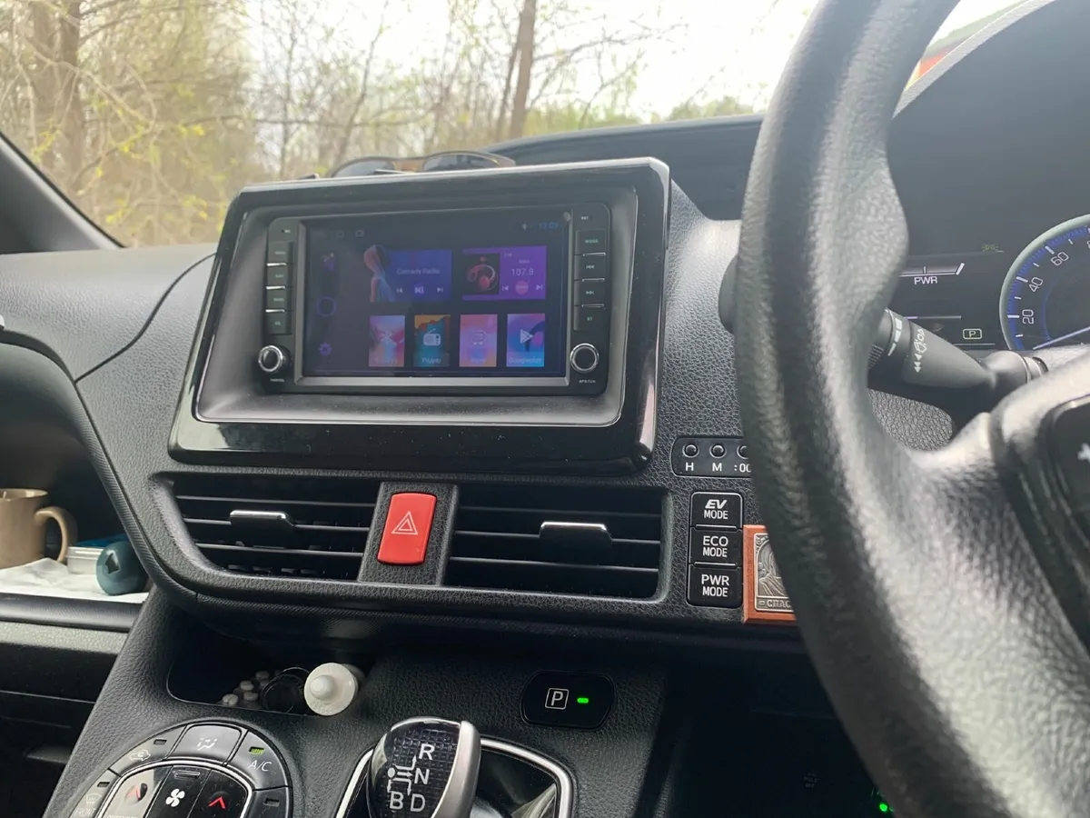 7" Toyota Android Radio WiFi BT SatNav - Image 1