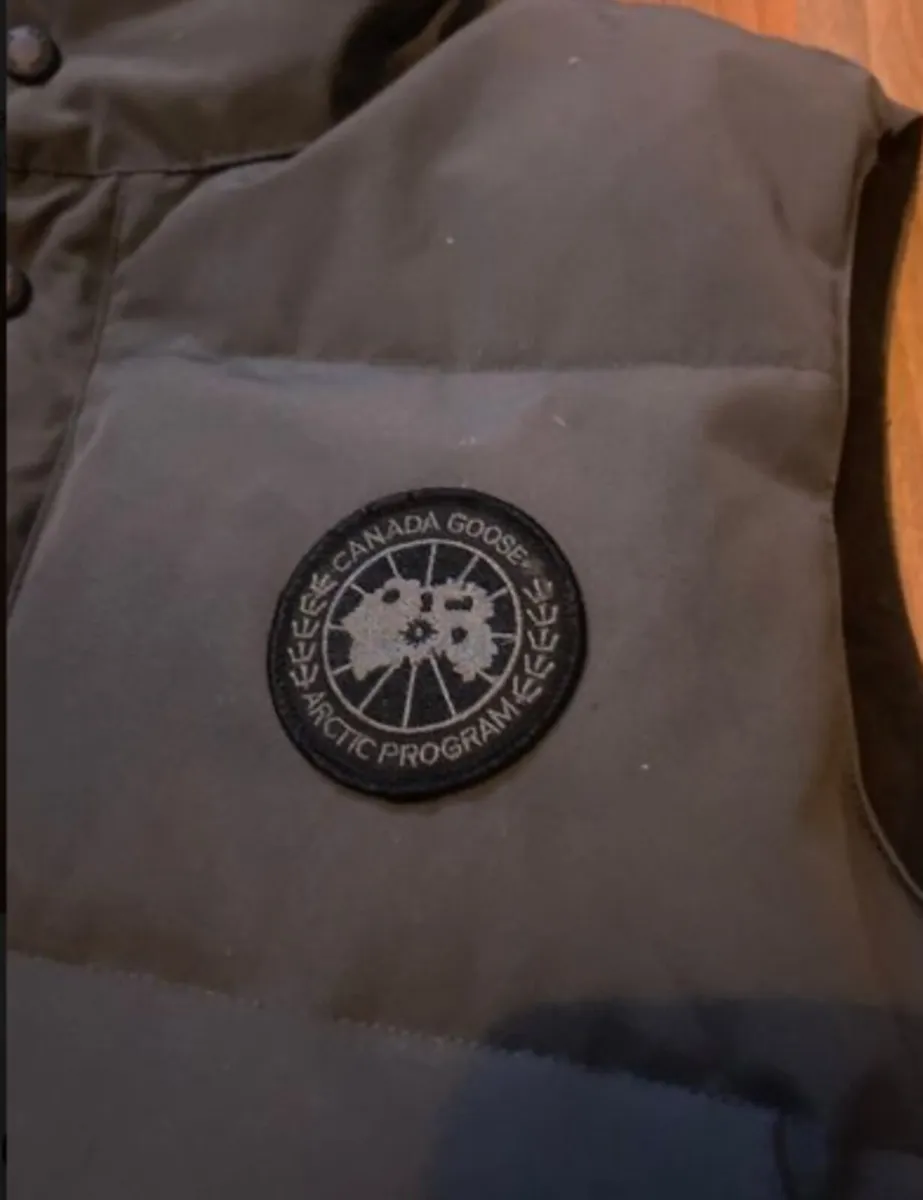 Canada Goose Men's Grey and Black Gilet - Image 2