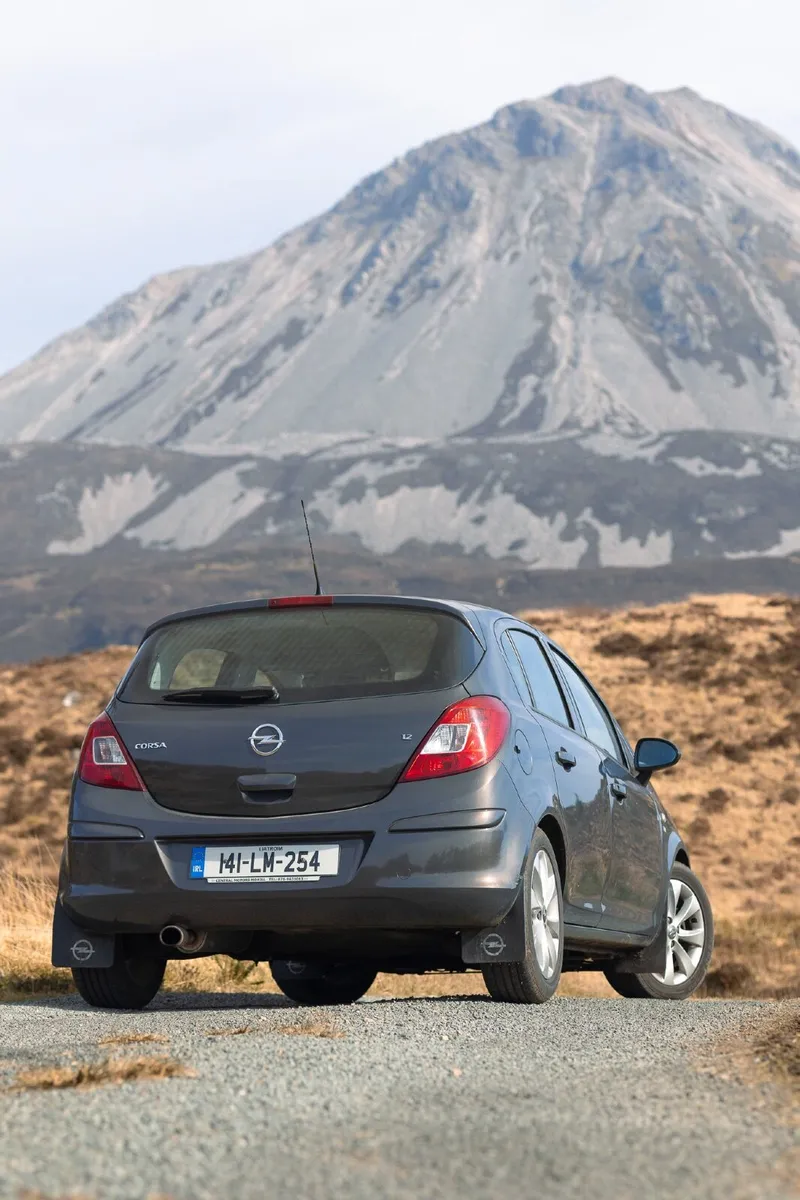 Opel Corsa 2014 - Image 2