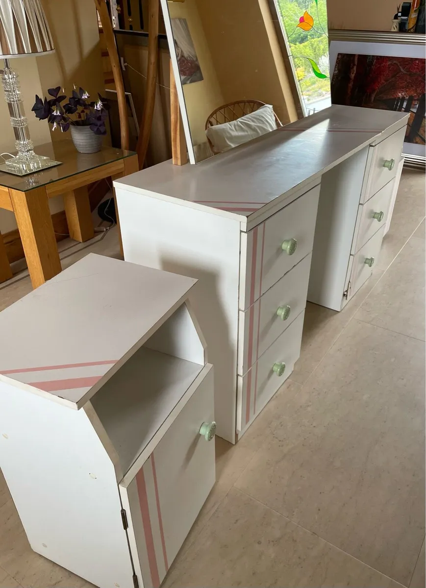 Dressing table & 2 bedside lockers - Image 4