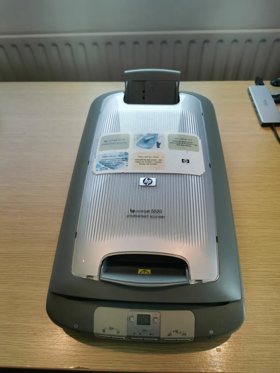 HP 5530 flatbed photo scanner with Auto-feed - Image 1