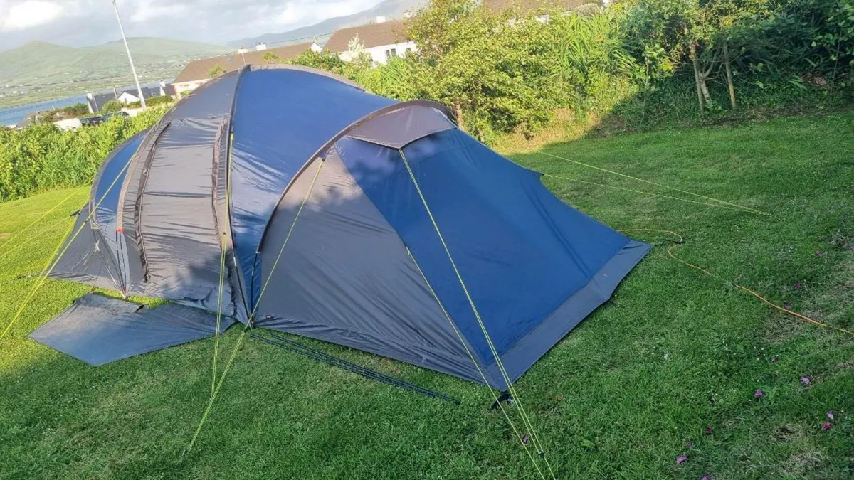 Tent - Image 4
