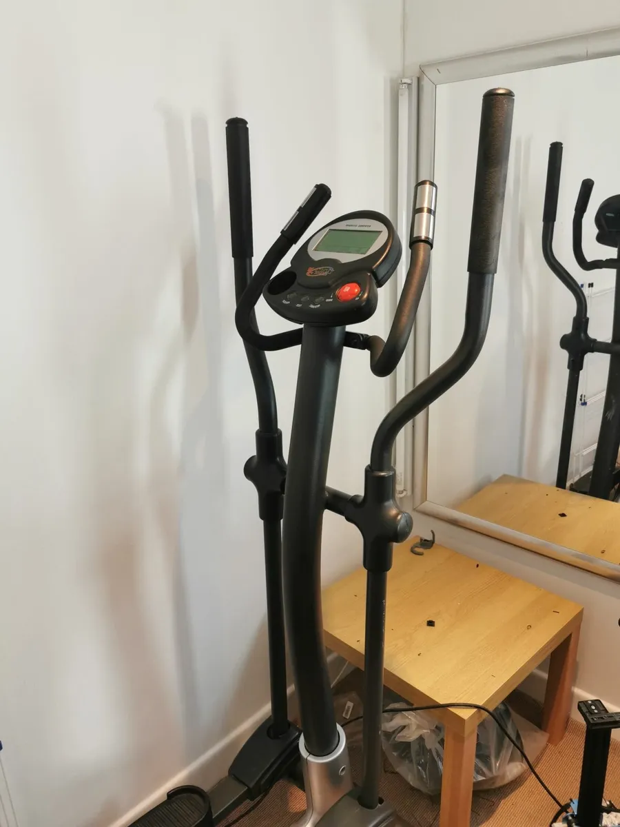 V-Max MPE Cross trainer elliptical pulse meter and - Image 4
