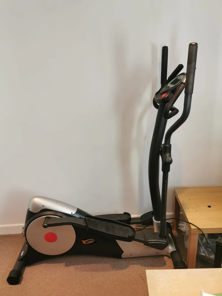 V-Max MPE Cross trainer elliptical pulse meter and - Image 1
