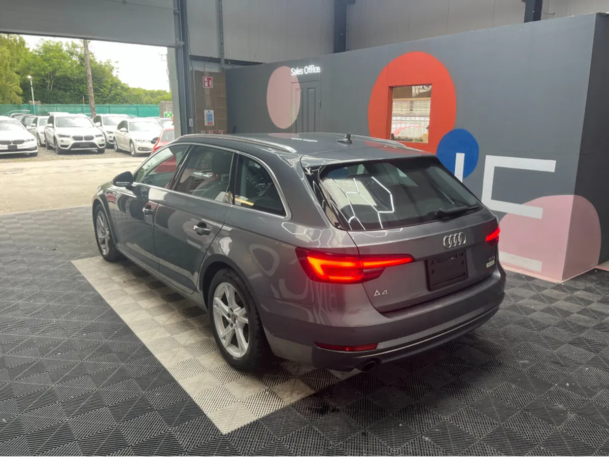 Audi A4 1.4 PETROL / 50k KMs /  ADAPTIVE CRUISE, - Image 4