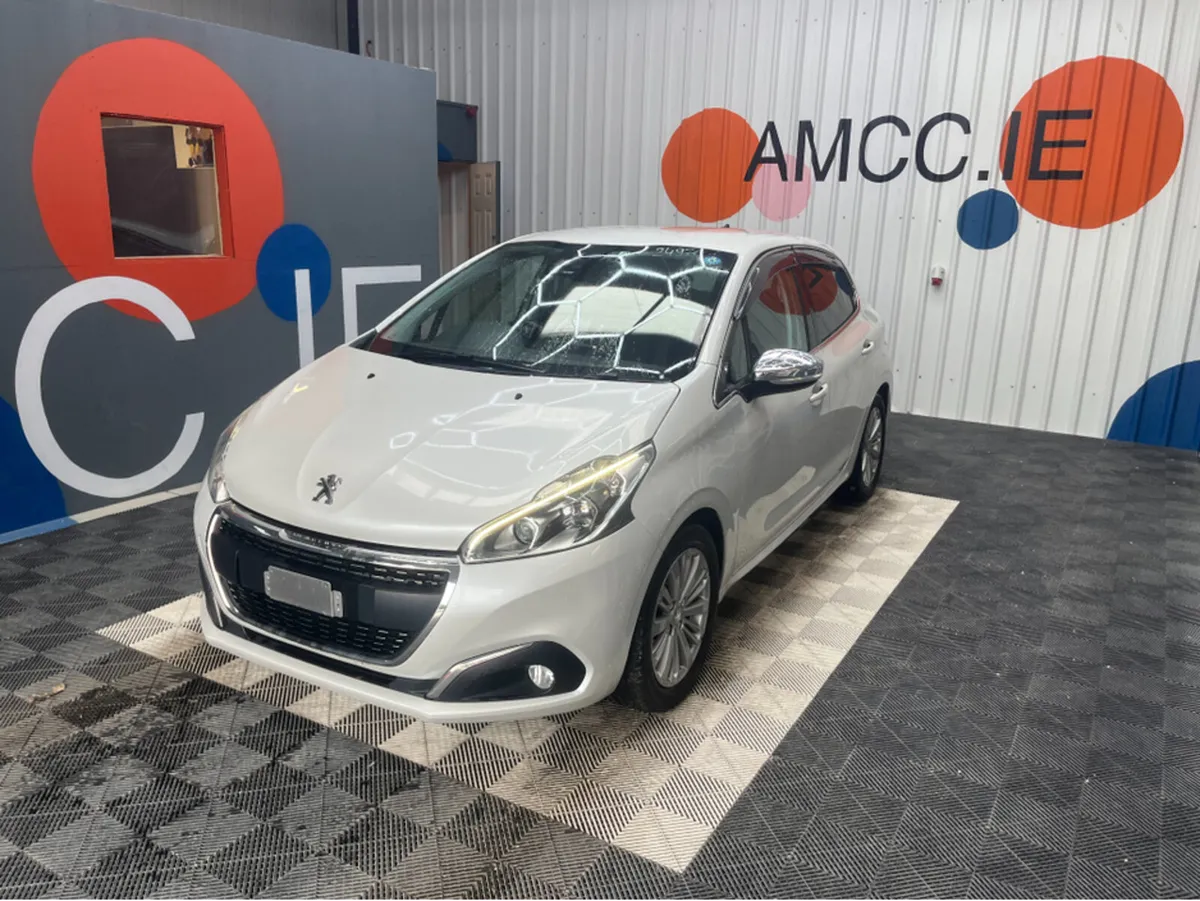 Peugeot 208 1.2 PETROL / 59k KMs / REVERSE CAMERA - Image 3