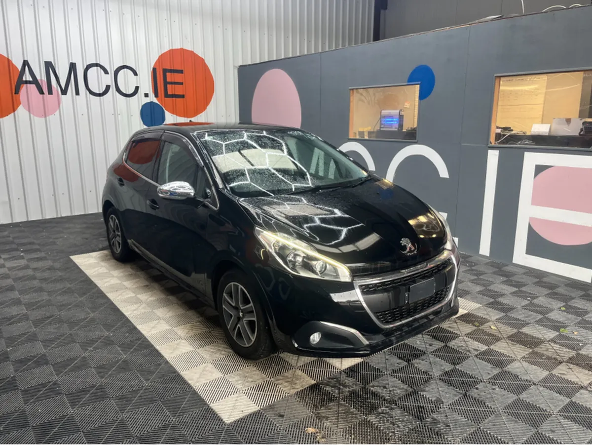 Peugeot 208 1.2 PETROL / 37k KMs / REVERSE CAMERA - Image 1