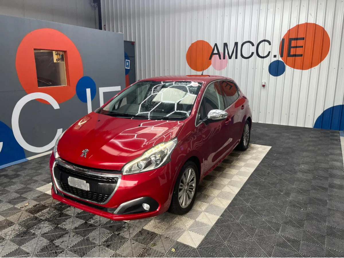 Peugeot 208 1.2 PETROL / 53k KMs / ADAPTIVE CRUISE - Image 3