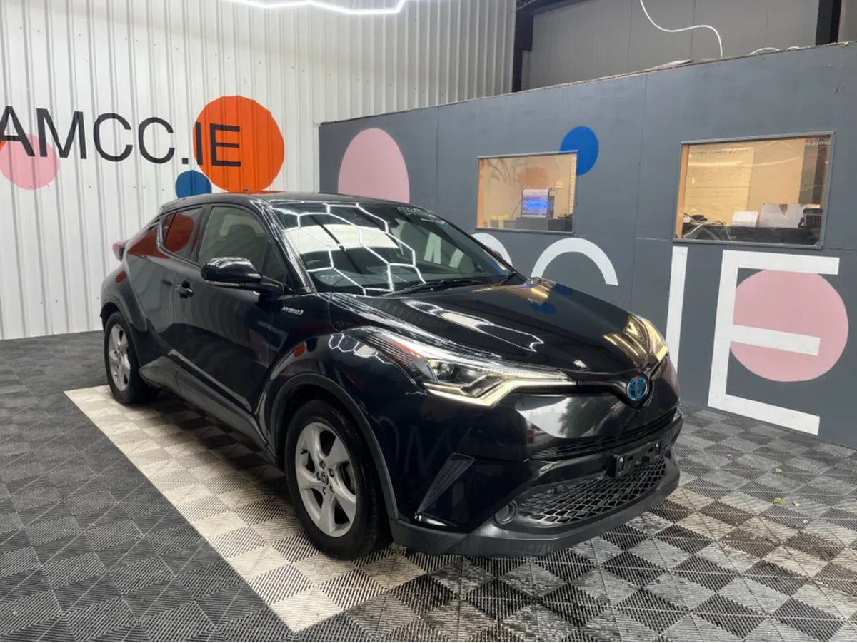 Toyota C-HR 1.8 HYBRID / 58k KMs /  ADAPTIVE CRUIS - Image 1