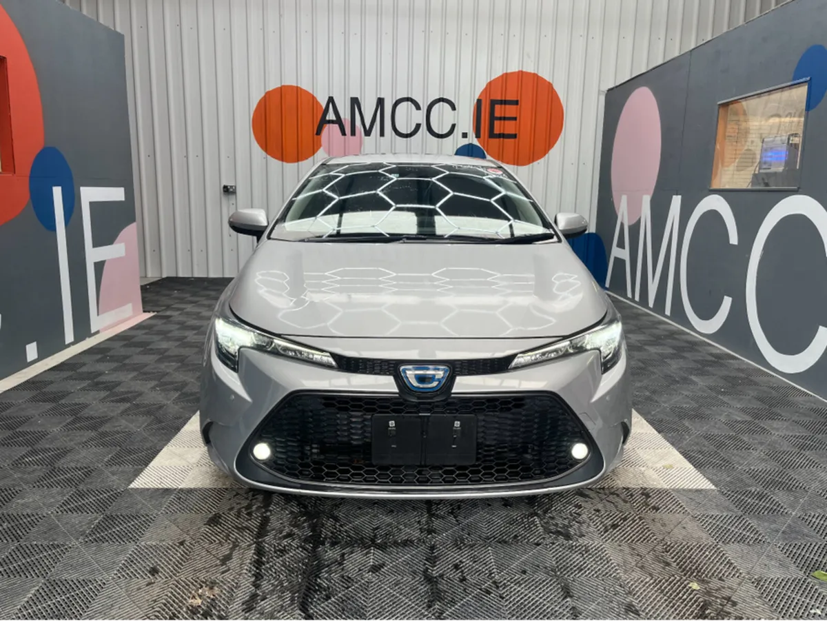Toyota Corolla 1.8 HYBRID / 96k KMs /   AUTOMATIC, - Image 2