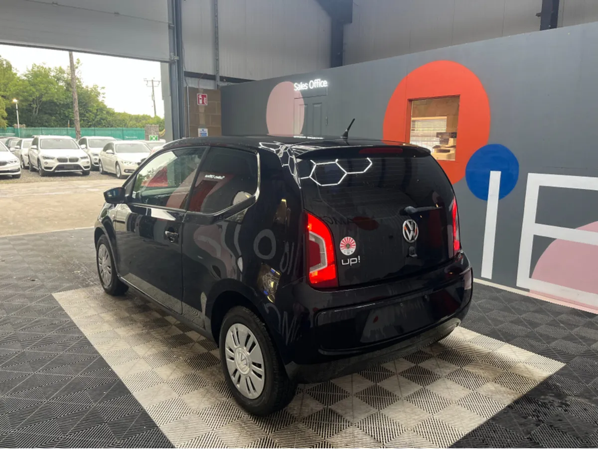 Volkswagen up! 1.0 PETROL /  75k KMs / AUTOMATIC & - Image 4