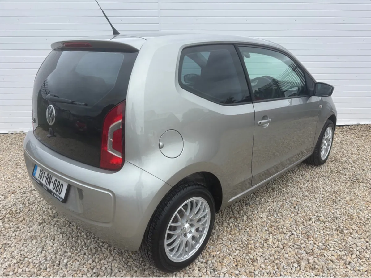 Volkswagen up! 1.0 73BHP 3DR - Image 4