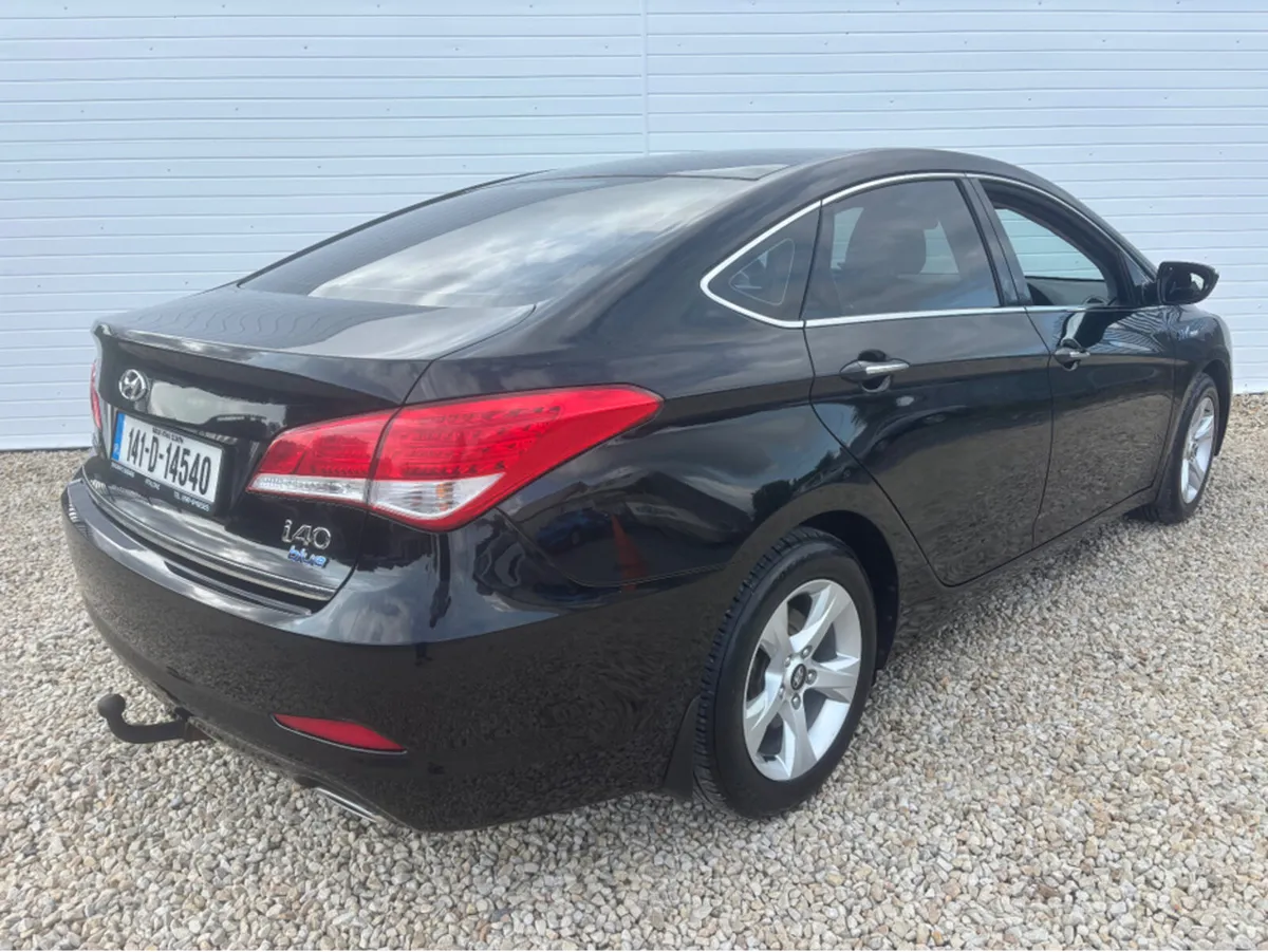 Hyundai i40 EXECUTIVE 4DR - Image 2
