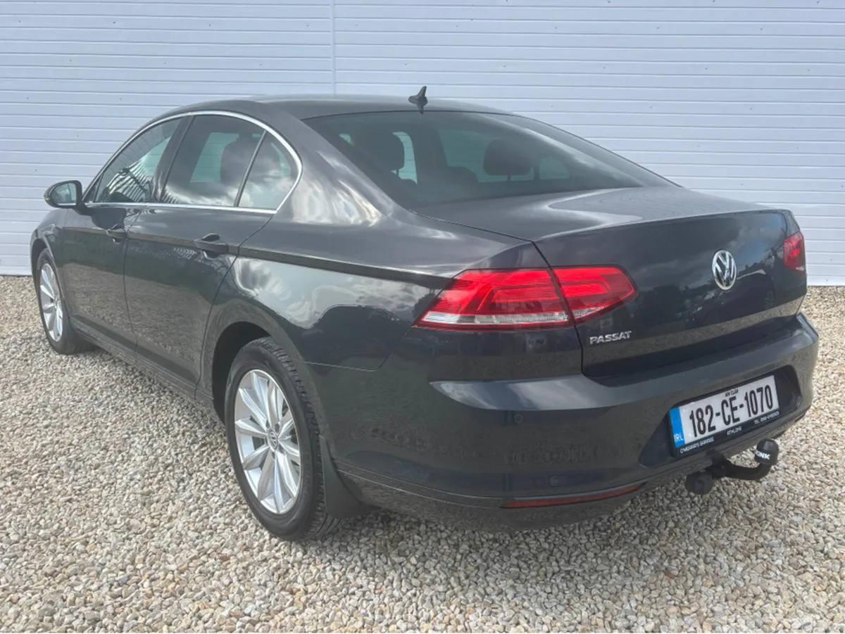 Volkswagen Passat 2.0 TDI SE BUSINESS 4DR 150PS - Image 3