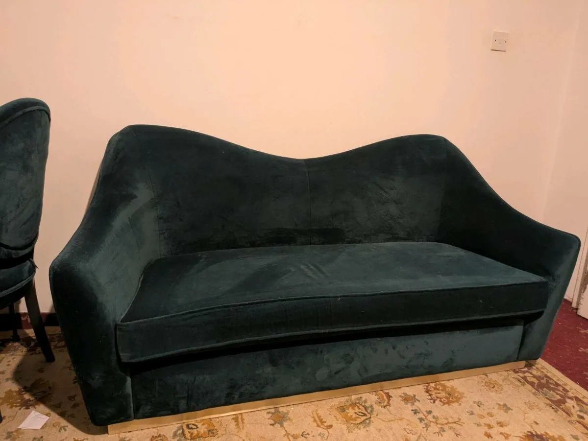 Couch beautiful green velvet couch 3 seater - Image 2