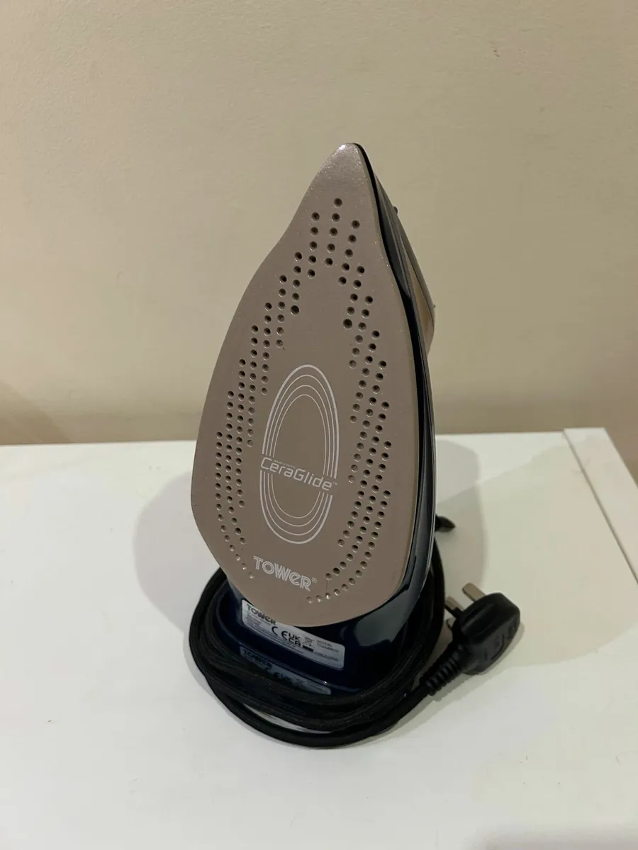 Steam Iron - Tower T22008 CeraGlide Cordless - Image 2