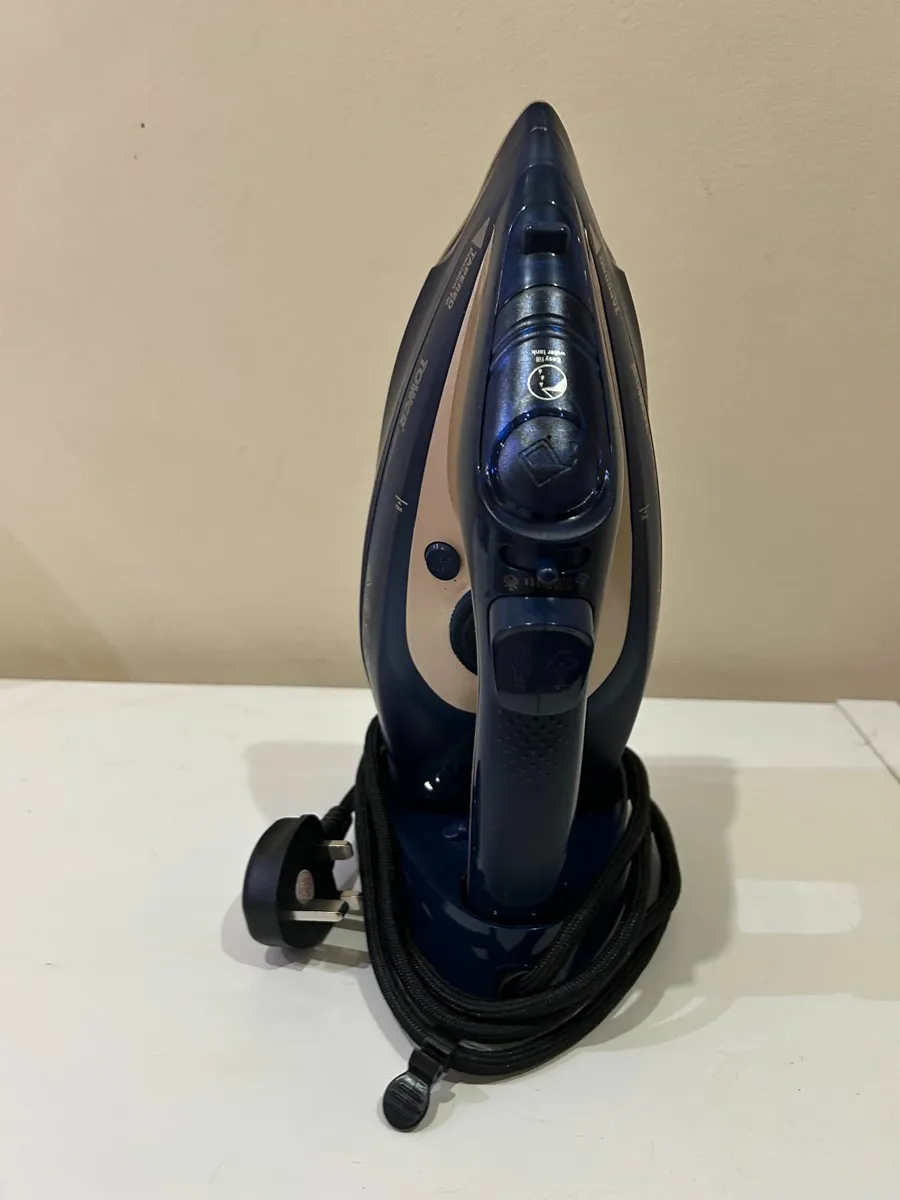 Steam Iron - Tower T22008 CeraGlide Cordless - Image 4