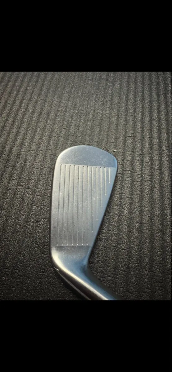 Taylormade p790 udi 2 iron - Image 4
