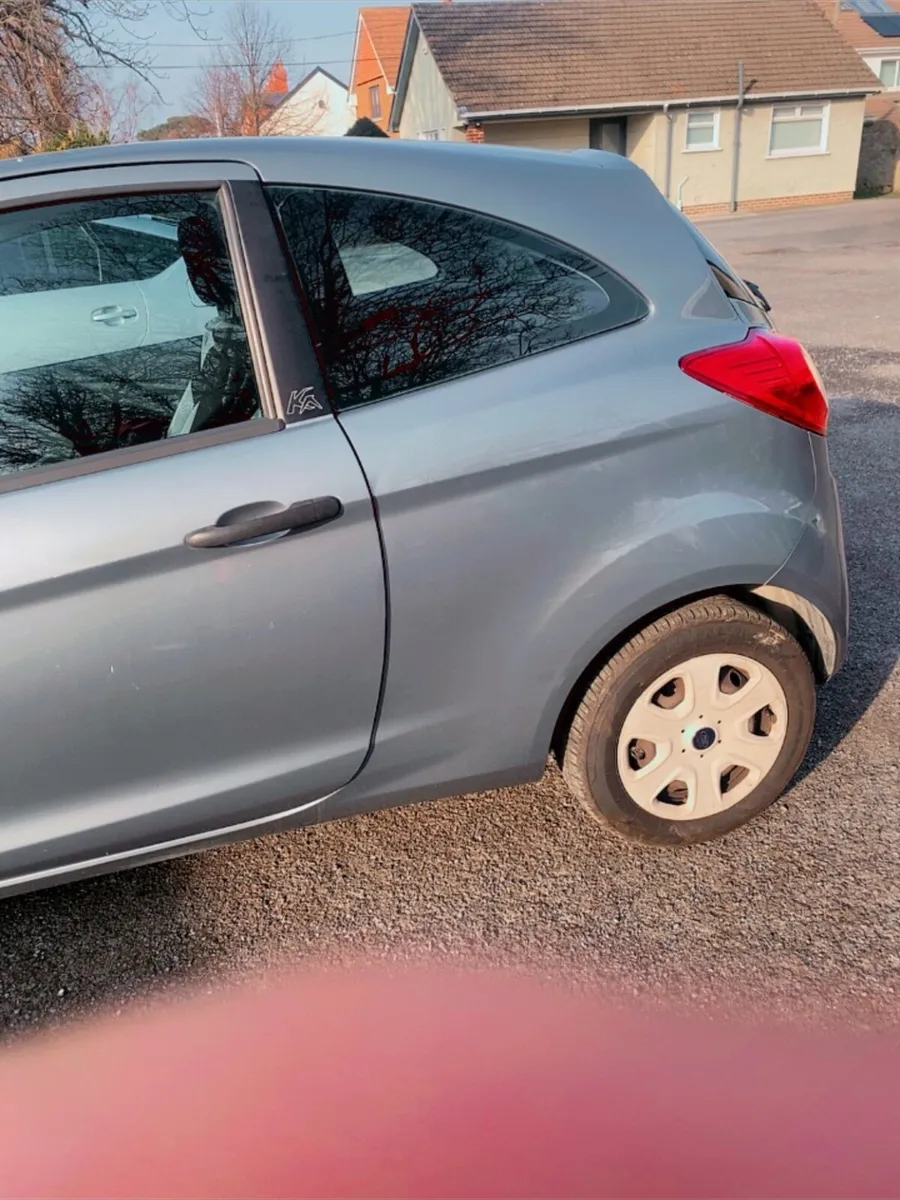 Ford KA 2010 - Image 2
