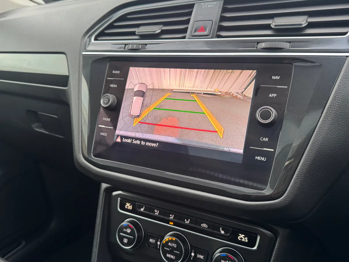 Volkswagen Tiguan 2019 highline auto panroof - Image 3