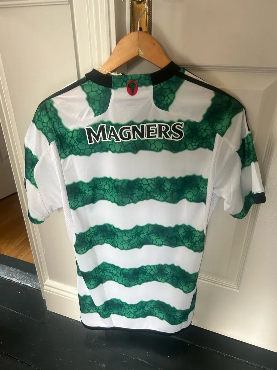 Celtic team signed jersey 23/24 - Image 2