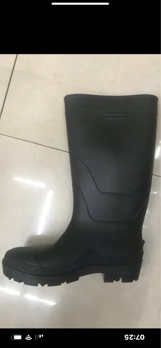 Wellingtons willes boots new - Image 1