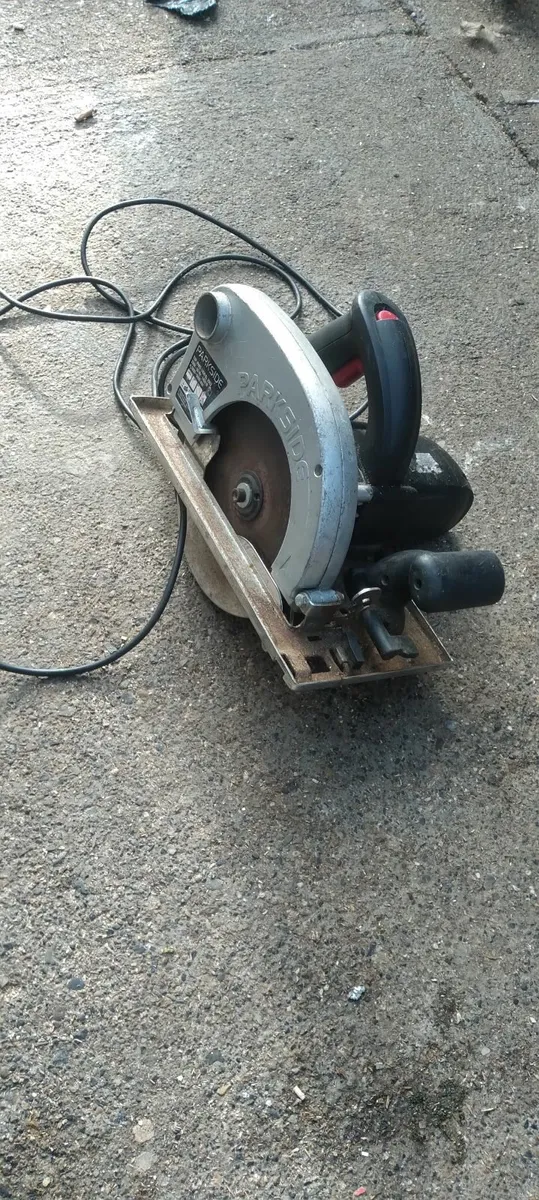2  skills saw working perfect price too sell - Image 1