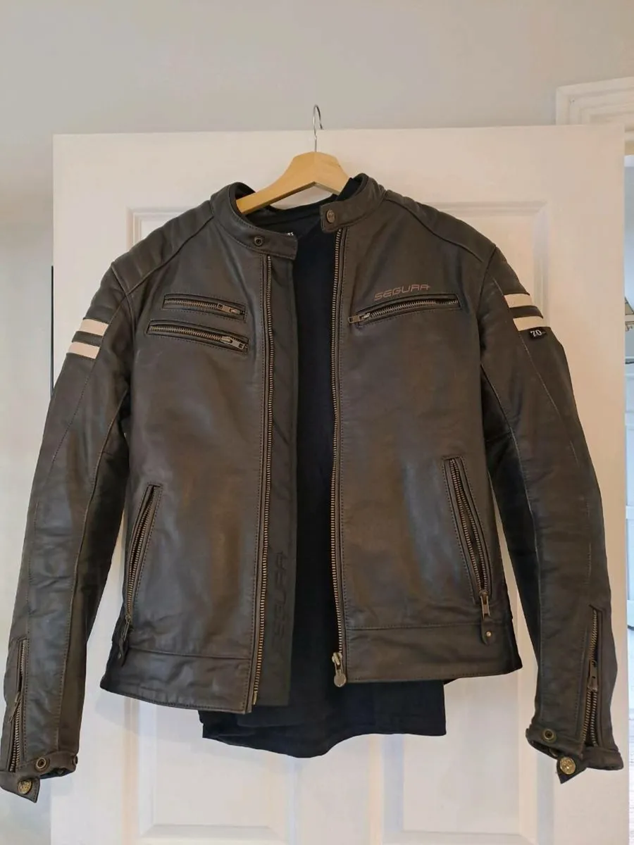 Motorcycle gear - Image 1